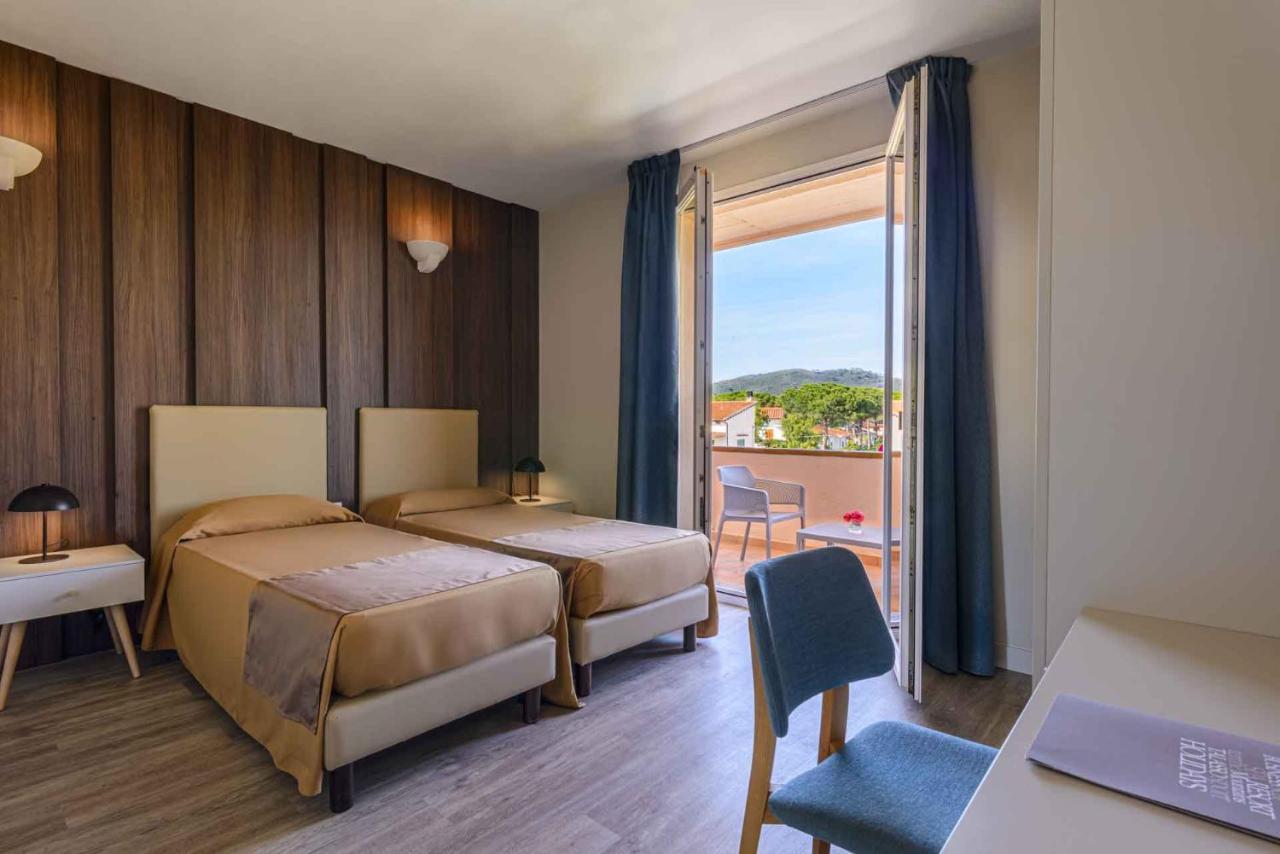 Hotel Riva Del Sole มารินา ดิ กัมโป ภายนอก รูปภาพ