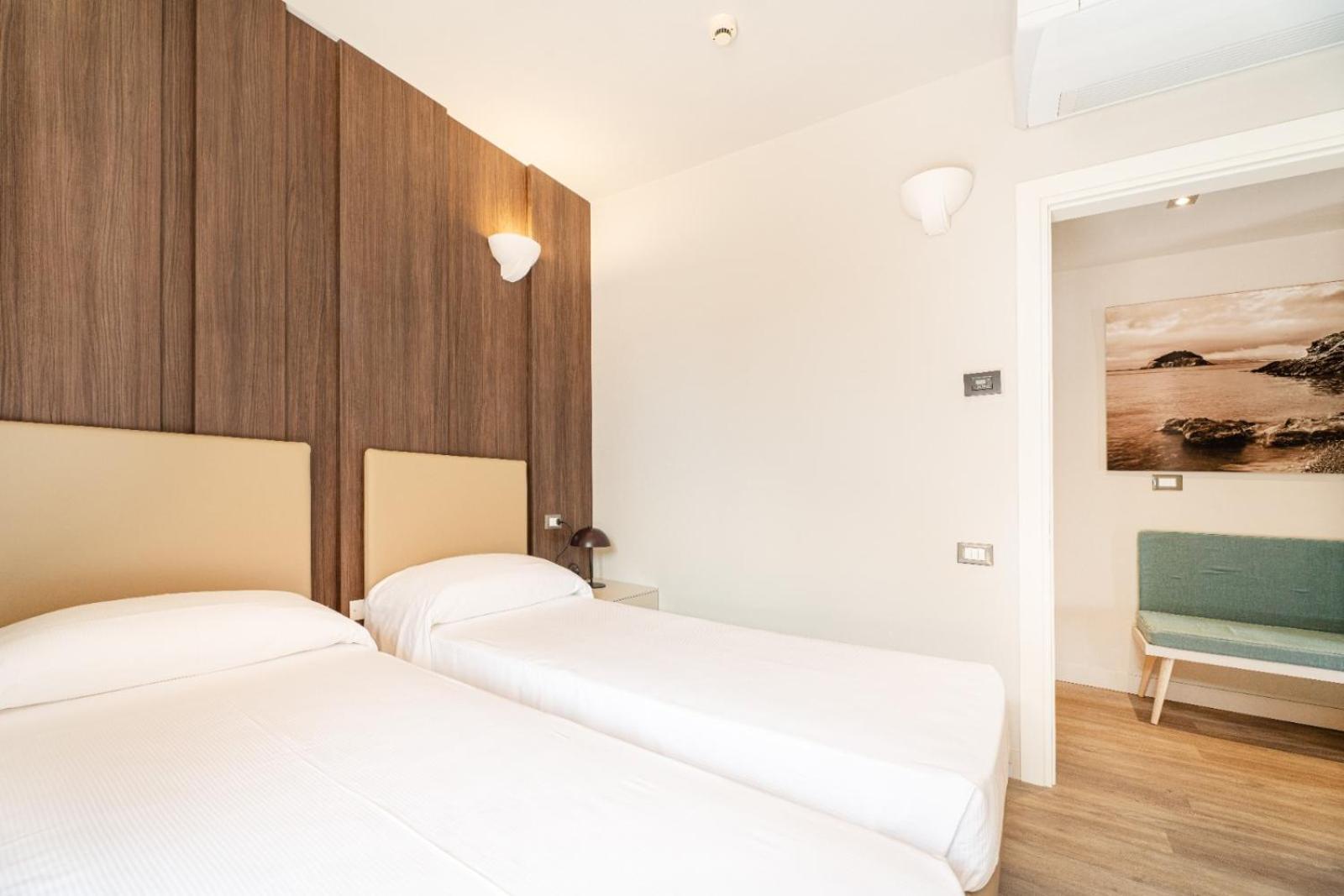Hotel Riva Del Sole มารินา ดิ กัมโป ภายนอก รูปภาพ