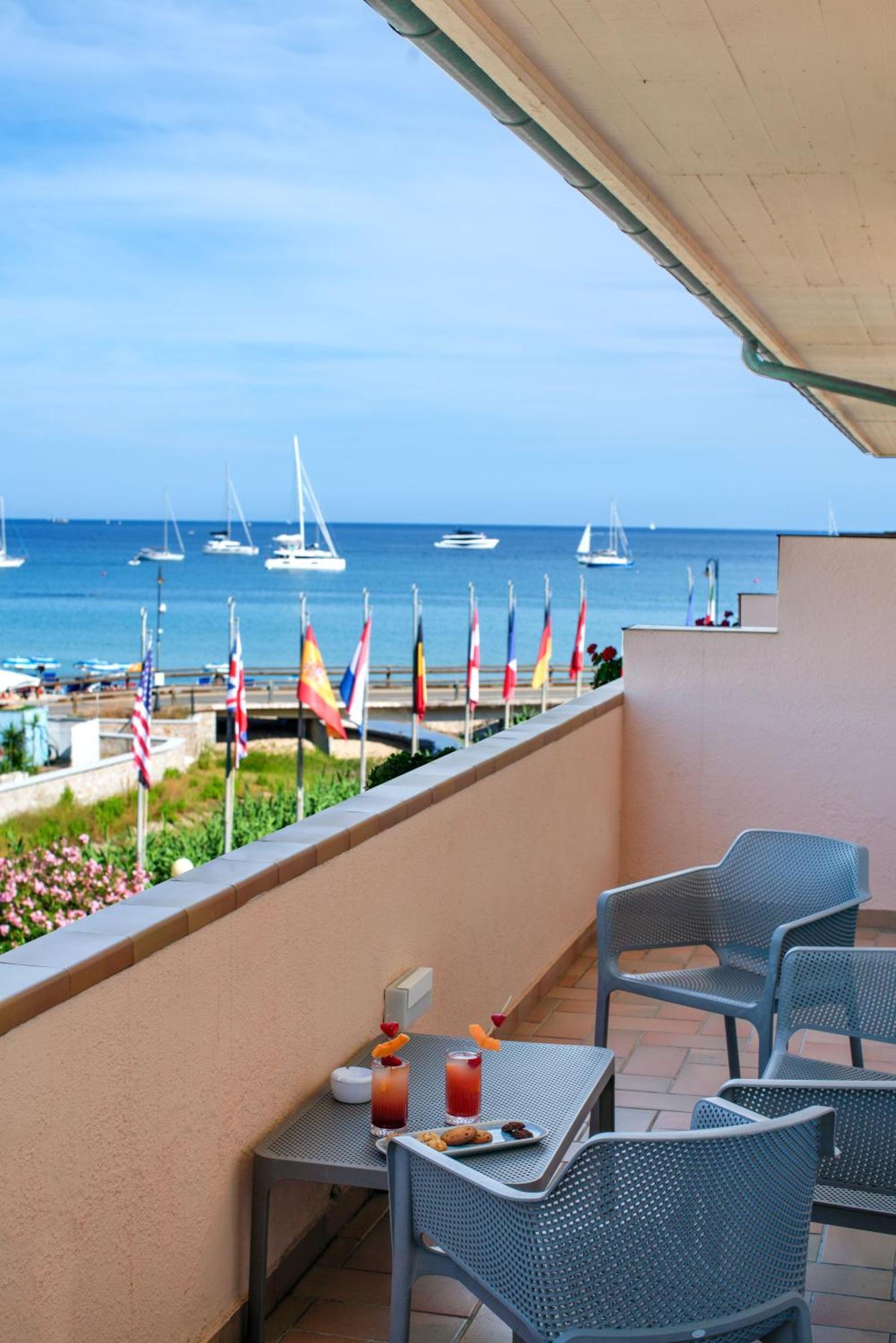 Hotel Riva Del Sole มารินา ดิ กัมโป ภายนอก รูปภาพ